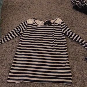 long sleeve black and white shirt